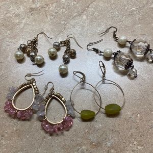 Set 4 dangly earrings